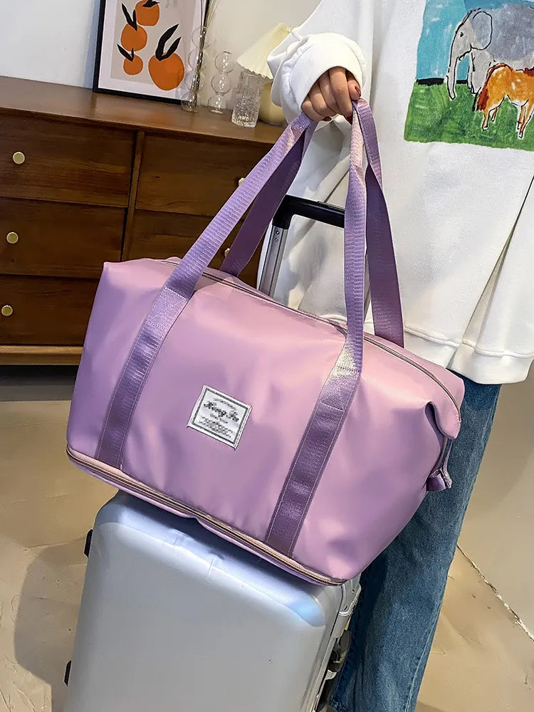 Sleek & Spacious: Carry On Duffle - Perfect Blend of Style & Function - BigBox United Kingdom